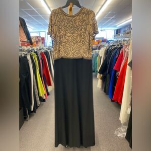 Jackie Jon Ladies 16 Black and nude beaded Semi Formal Dress